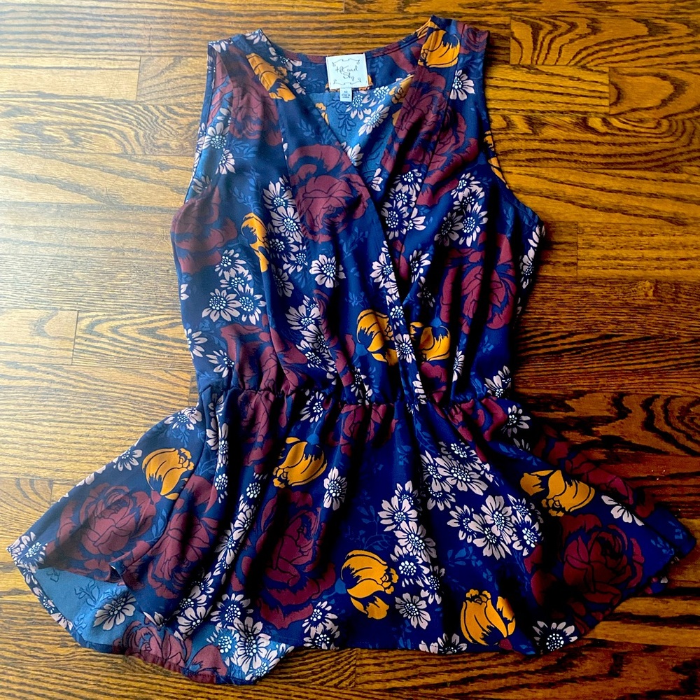 Kit & Sky Short Sleeved Blouse - M